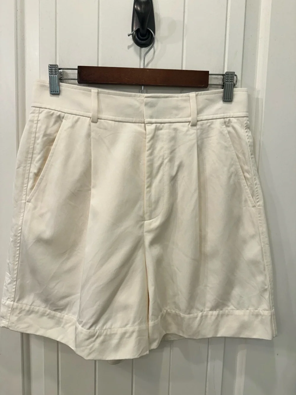 Everlane Pleated Chino Shorts Cream Off White Size 6